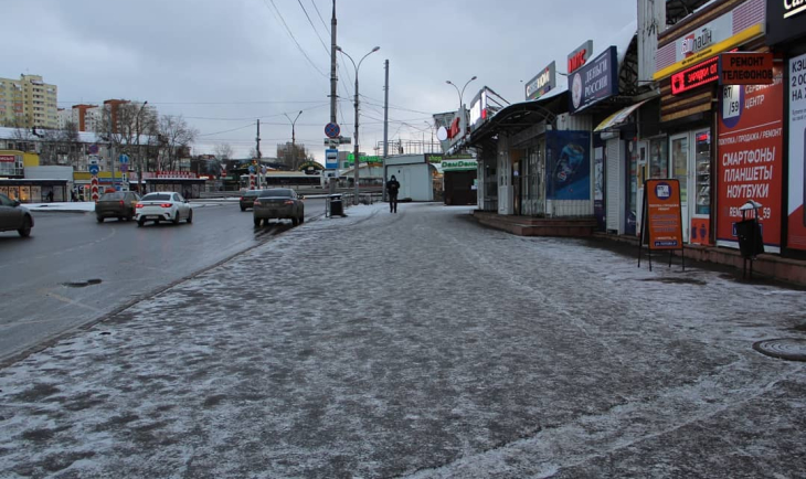 Мэр Перми проверил противогололедную обработку улиц