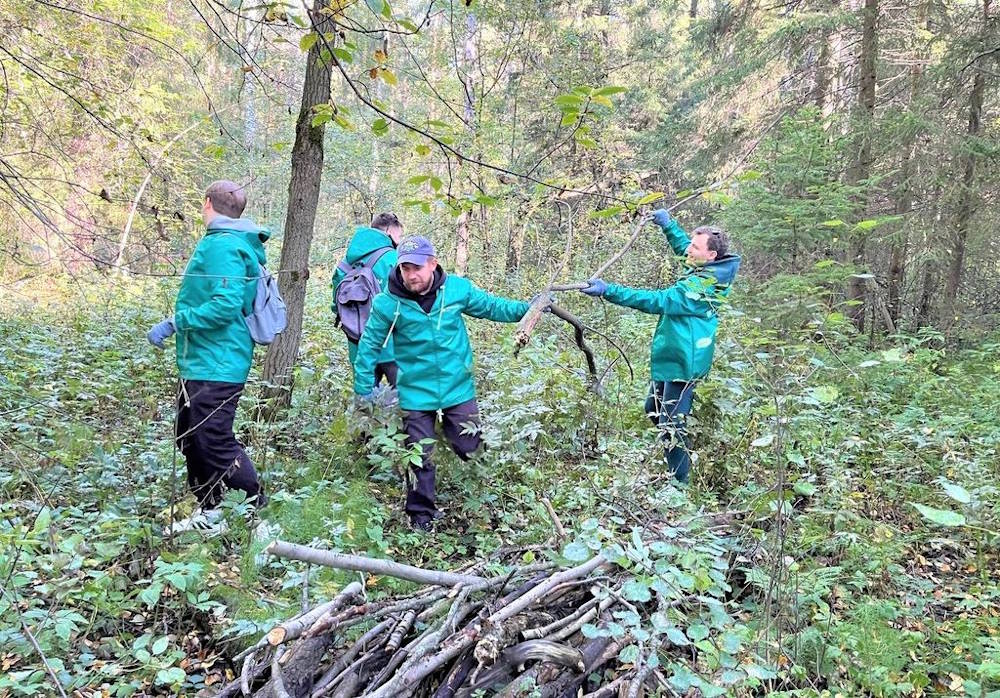 Волонтеры филиала «ПМУ» помогли очистить Черняевский лес