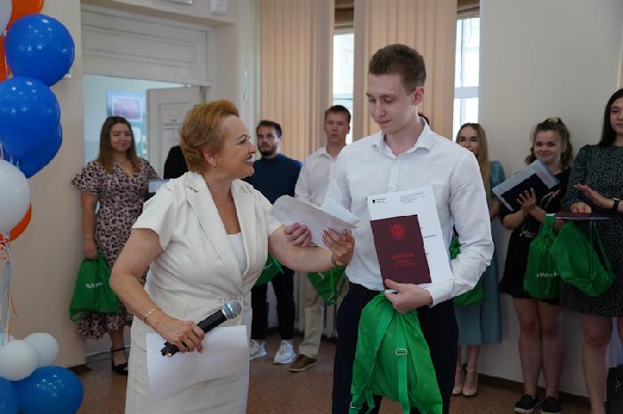 «Азот» наградил лучших выпускников вузов и ссузов Березников и Соликамска