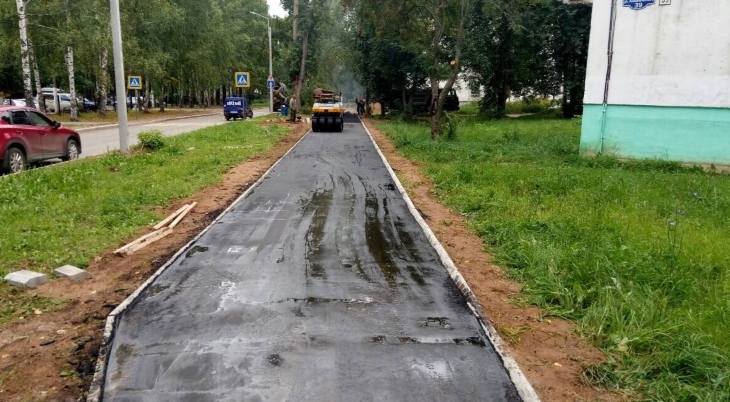  В рамках федеральной программы «Re: Конструкция-2017» существенно увеличены объемы асфальтирования мест законченных ремонтов теплосетей. 