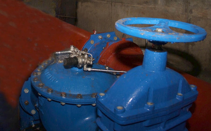 Замена оборудования на водоводе в Индустриальном районе потребует отключения воды