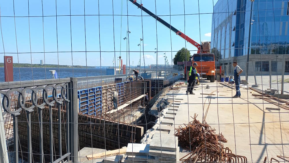 Перми на набережной начались работы по установке еще одного городского памятника