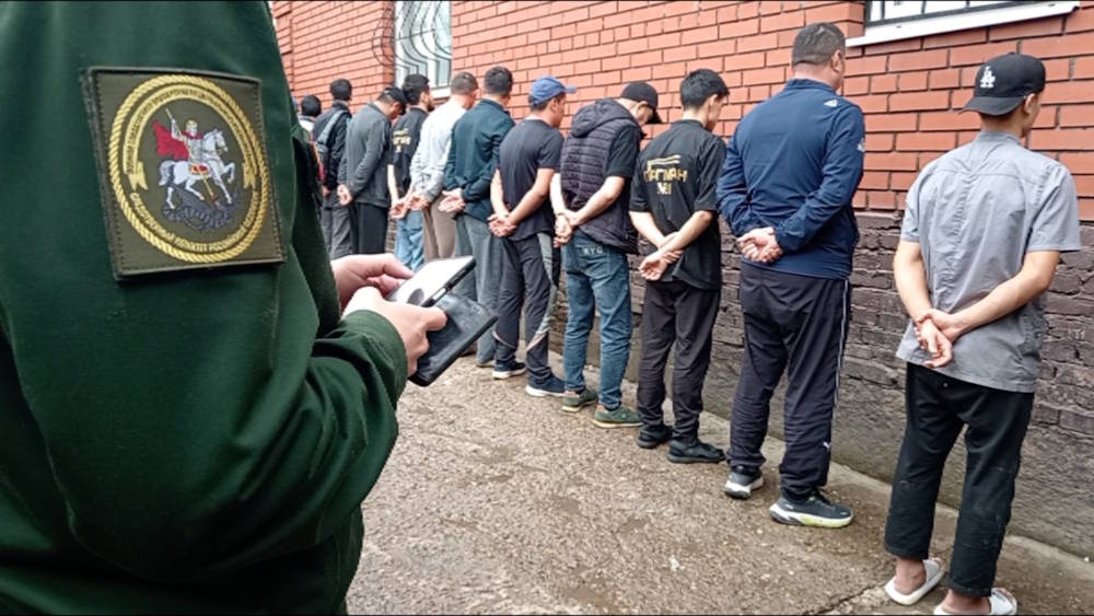 На Центральном рынке Перми прошел рейд по постановке на учет бывших мигрантов