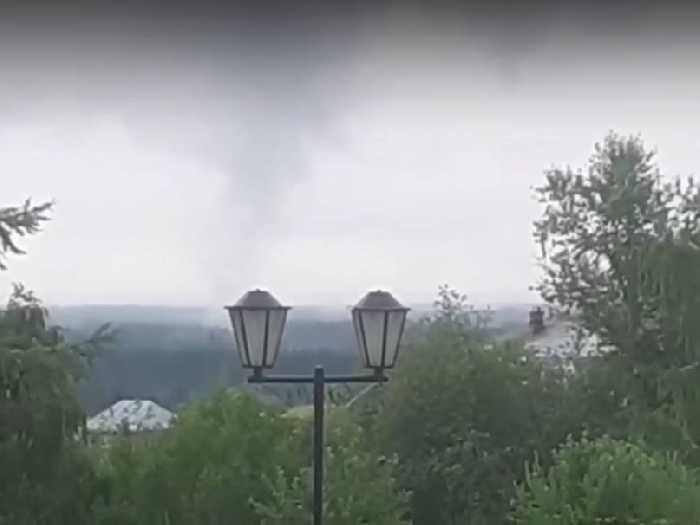 В Пермском крае в Чердыни 19 июля сфотографировали торнадо