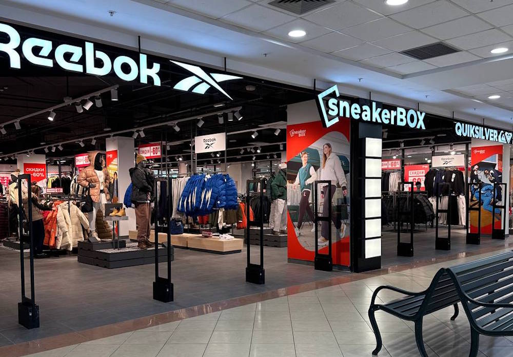 В Перми открылся первый магазин спортивных товаров сети SneakerBOX