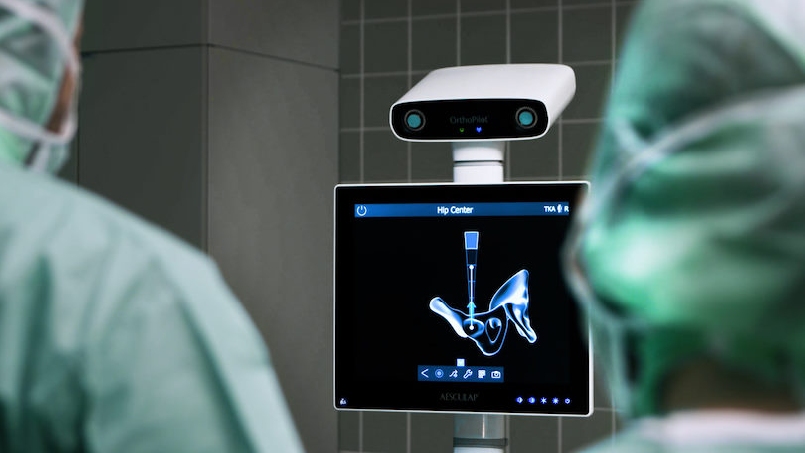 Пермские врачи впервые провели замену сустава с применением роботизированной системы